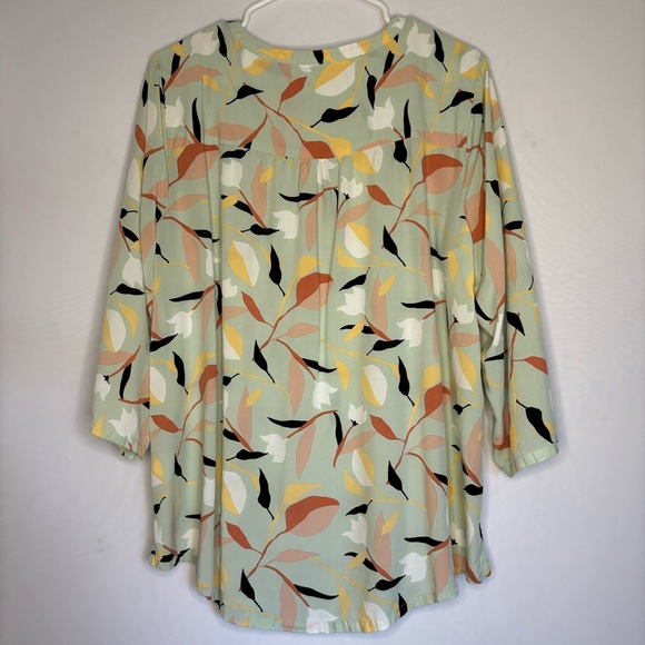 Liz Claiborne lightweight floral green tunic blouse | Size XXL - Picture 3 of 6